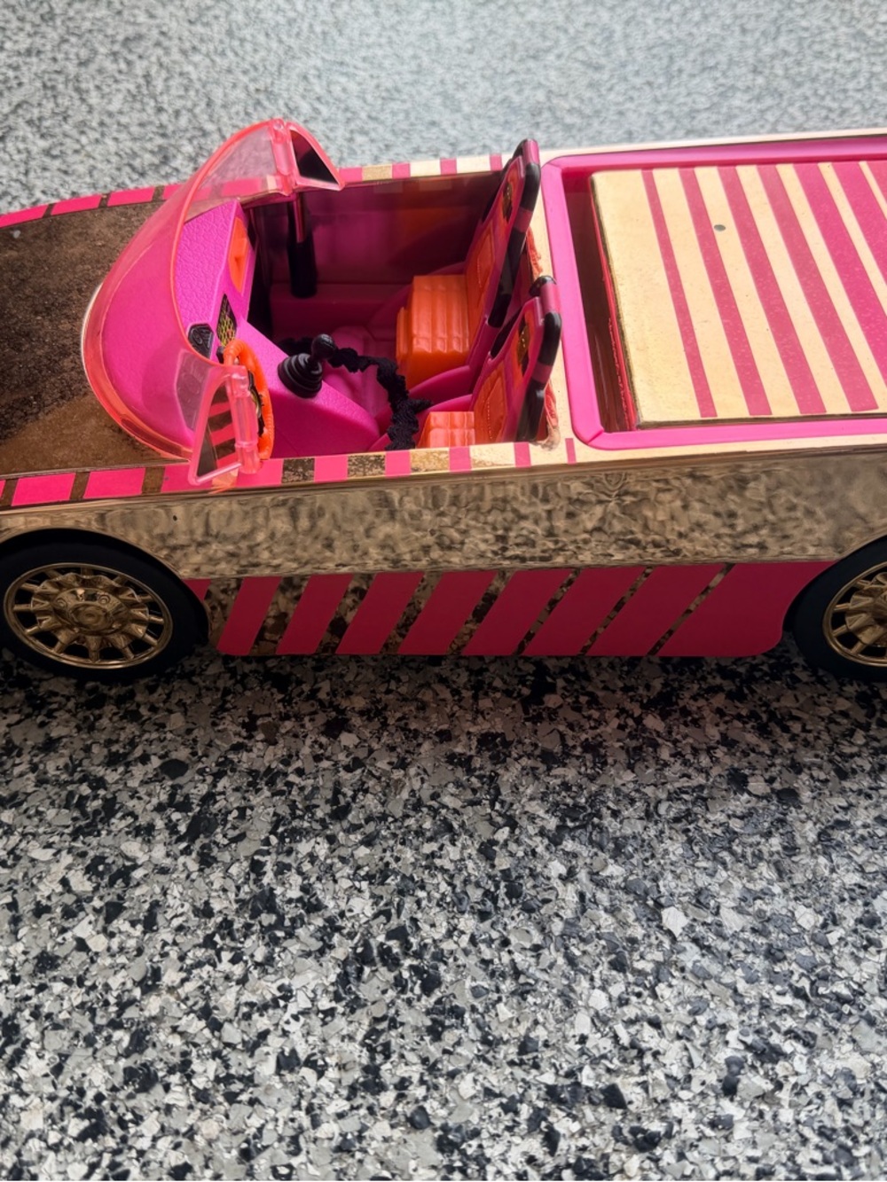 L.O.L. Surprise! Pink Gold Speedmatic Car-Pool Coupe Toy Car